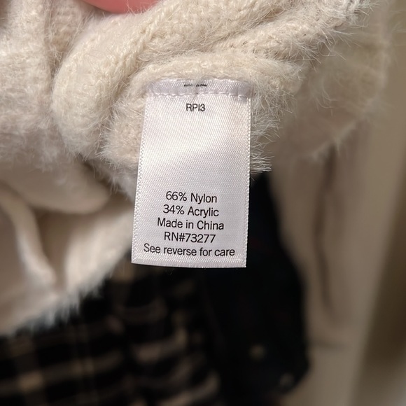 Soft SO crop button sweater - Picture 5 of 6